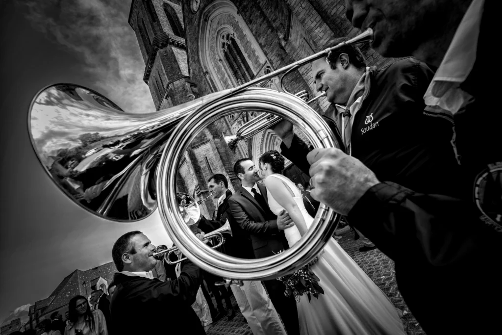 photo de sortie d'église en mariage bretagne