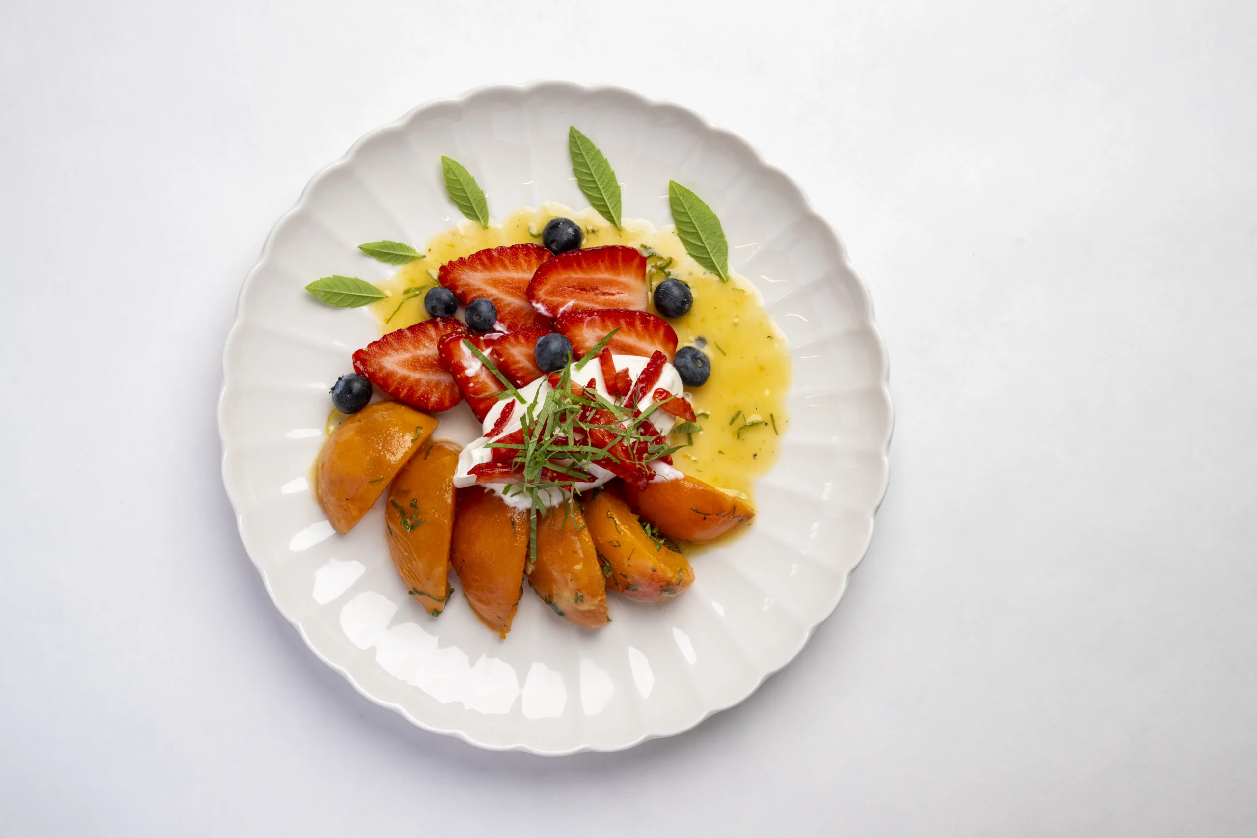 photo d'une assiette pour un désert salade de fruit